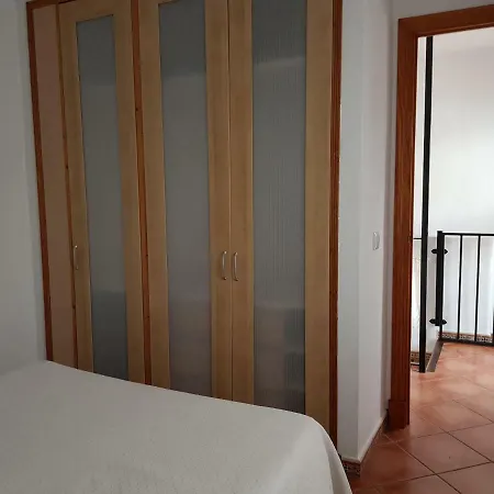 Casa De Abajo Holiday home Prado Del Rey